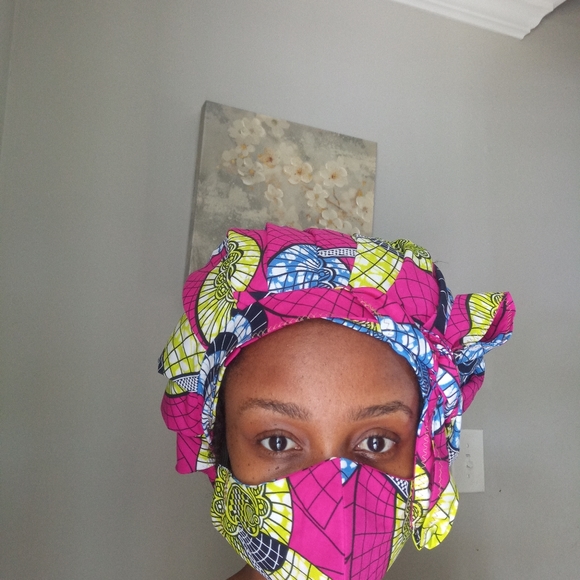 Self tie bonnet and facemask - Picture 8 of 8